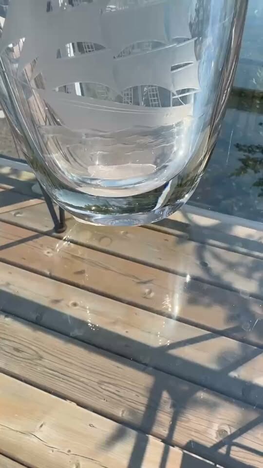 MCM Swedish Crystal Vase 8" - Kosta Glass Hand Engraved Sailing Ship-Signed - photo 1
