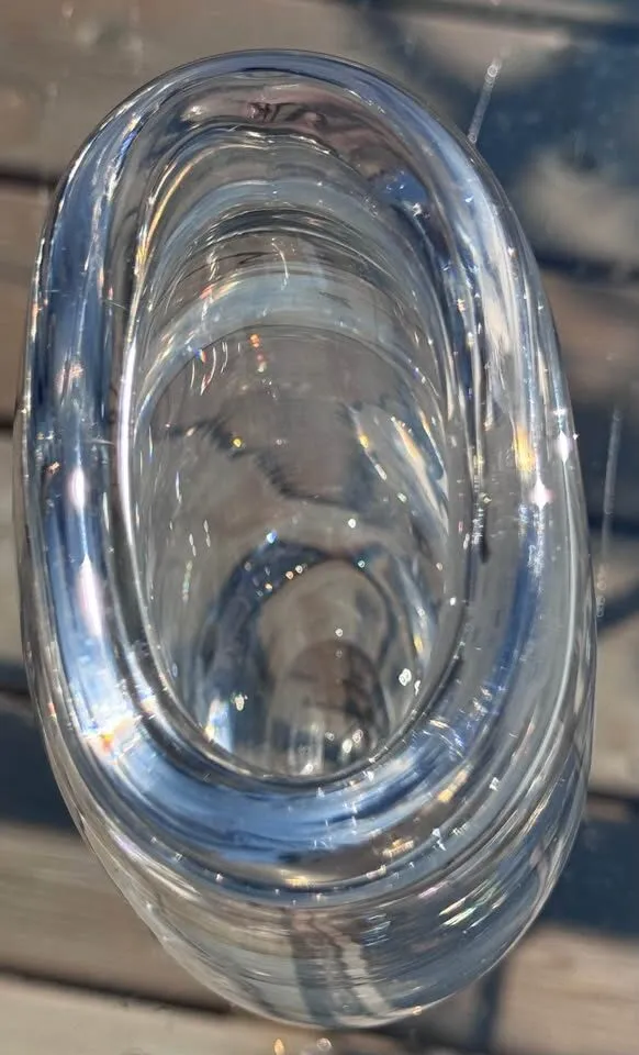 MCM Swedish Crystal Vase 8" - Kosta Glass Hand Engraved Sailing Ship-Signed - photo 9