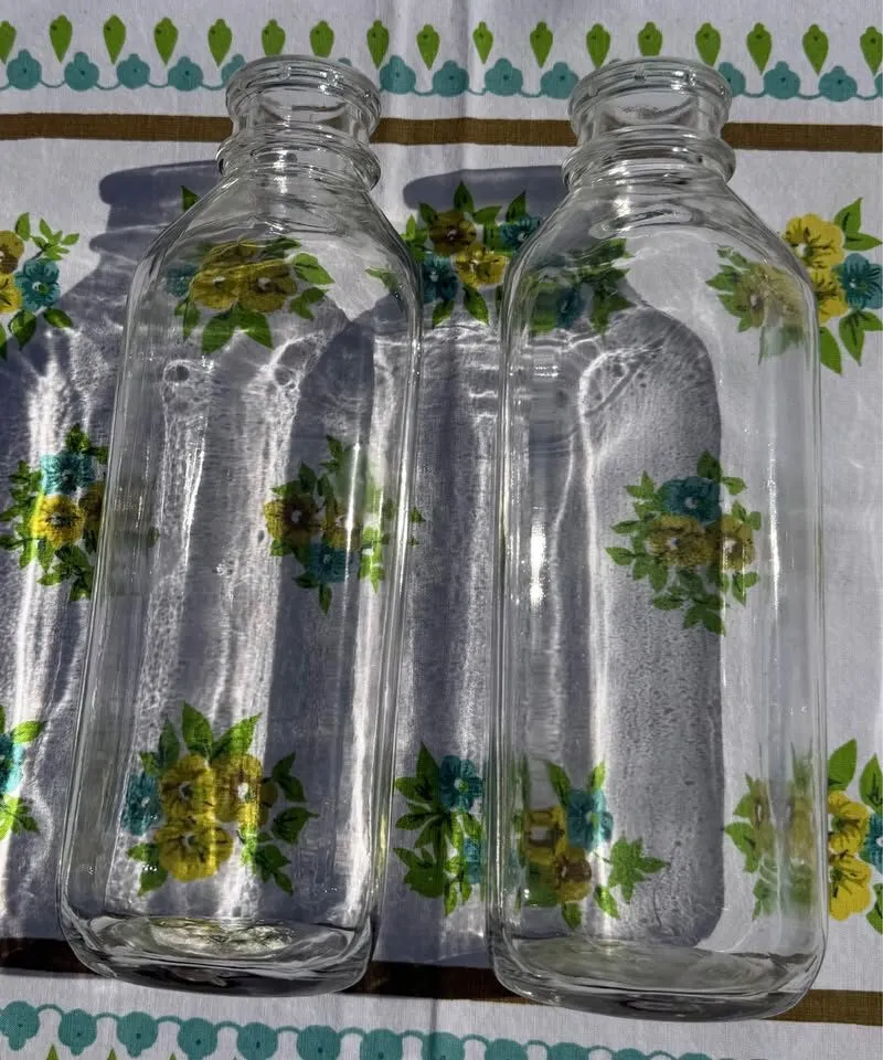 Vintage 1950s Canadian Milk Bottles (Pair of 2) - photo 4