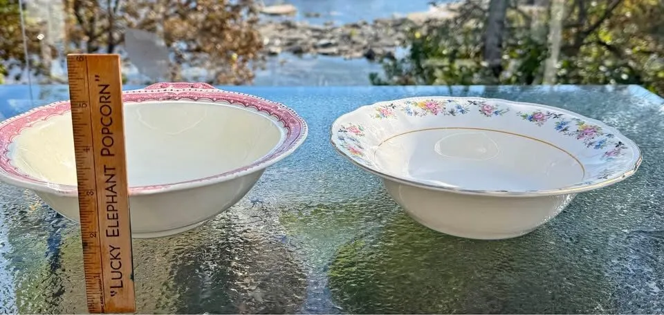 Vintage 1940s Serving Bowls - English Grindley & Canadian Sovereign Potters - photo 1