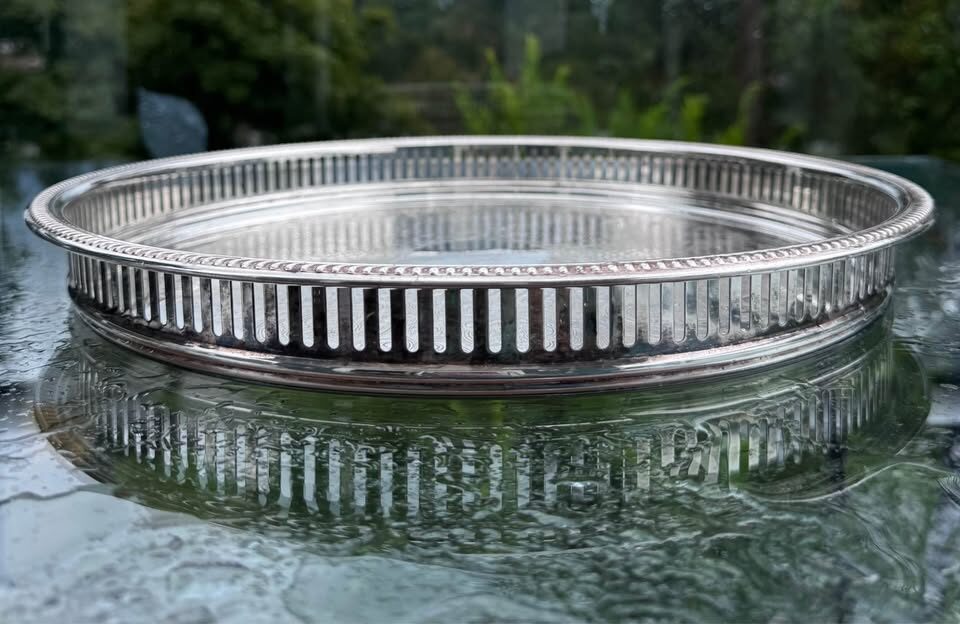 Vintage 15.5” Silver Presentation Tray - Detailed Gallery Rim Canadian Memorabilia - photo 5