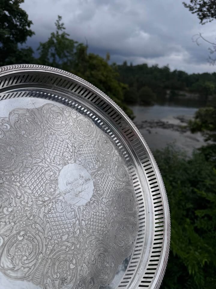 Vintage 15.5” Silver Presentation Tray - Detailed Gallery Rim Canadian Memorabilia - photo 9