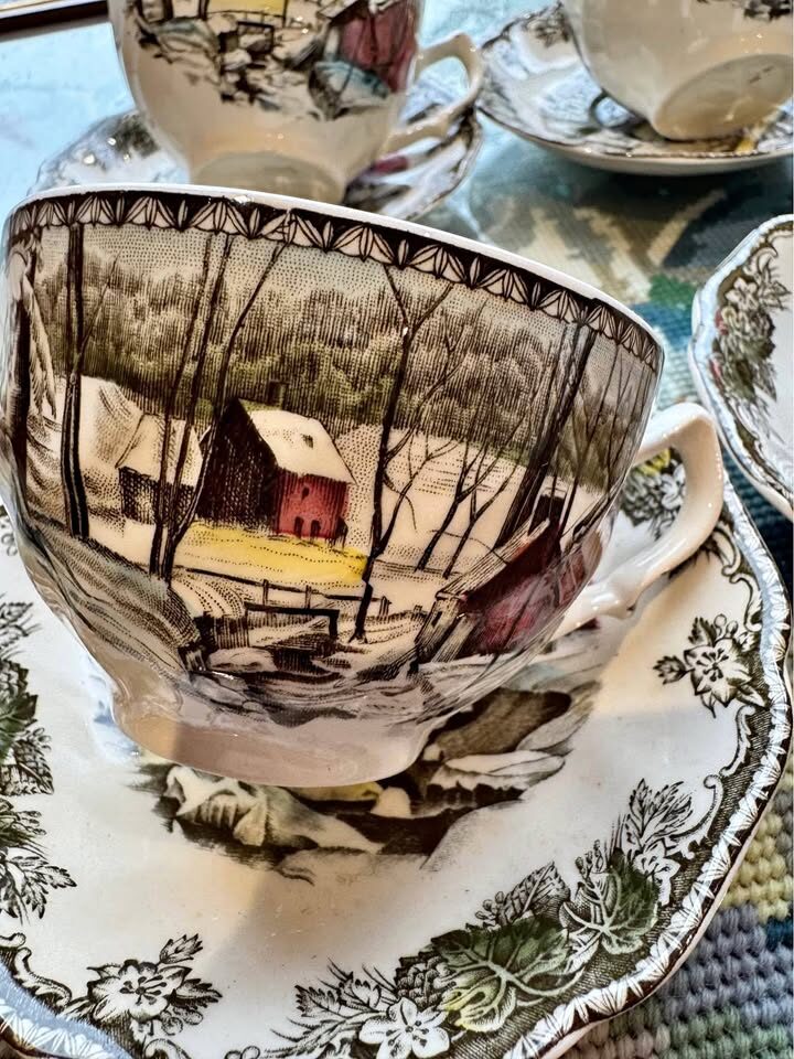 Vintage Johnson Bros Friendly Village Tea Cups & Saucers Set of 4 Made in England, Ice House - photo 1