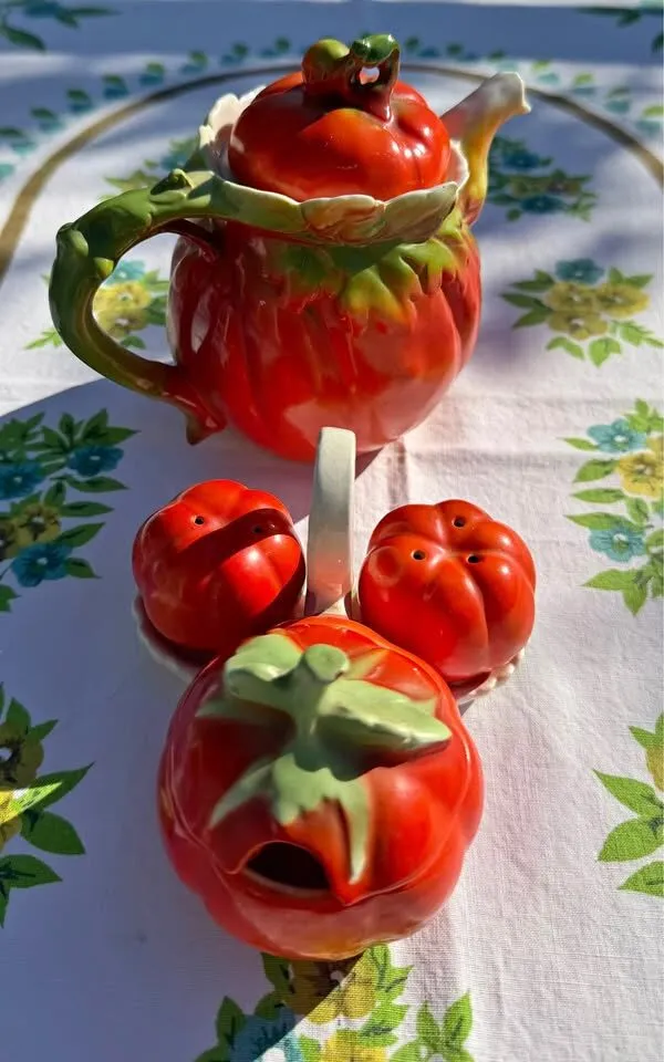 Antique German Tomato Cruet Set & Royal Bayreuth Teapot 5392 A c.1895-1910 - photo 1