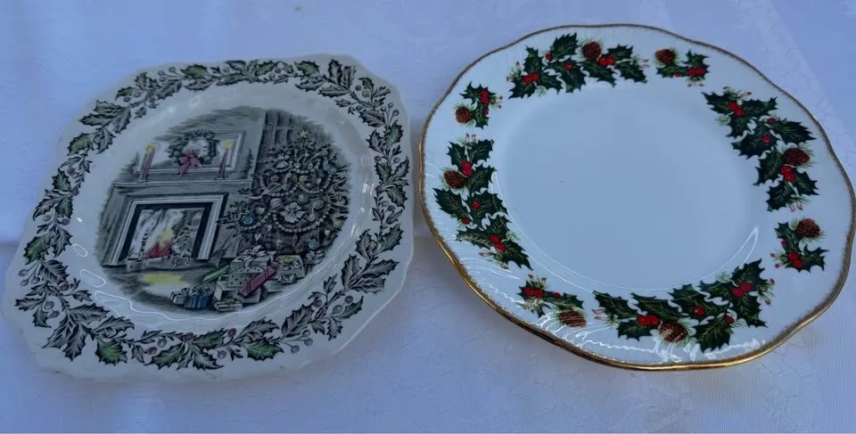 Vintage English Christmas Wall Display Plates (Set of 2) – Hardware Included - photo 7