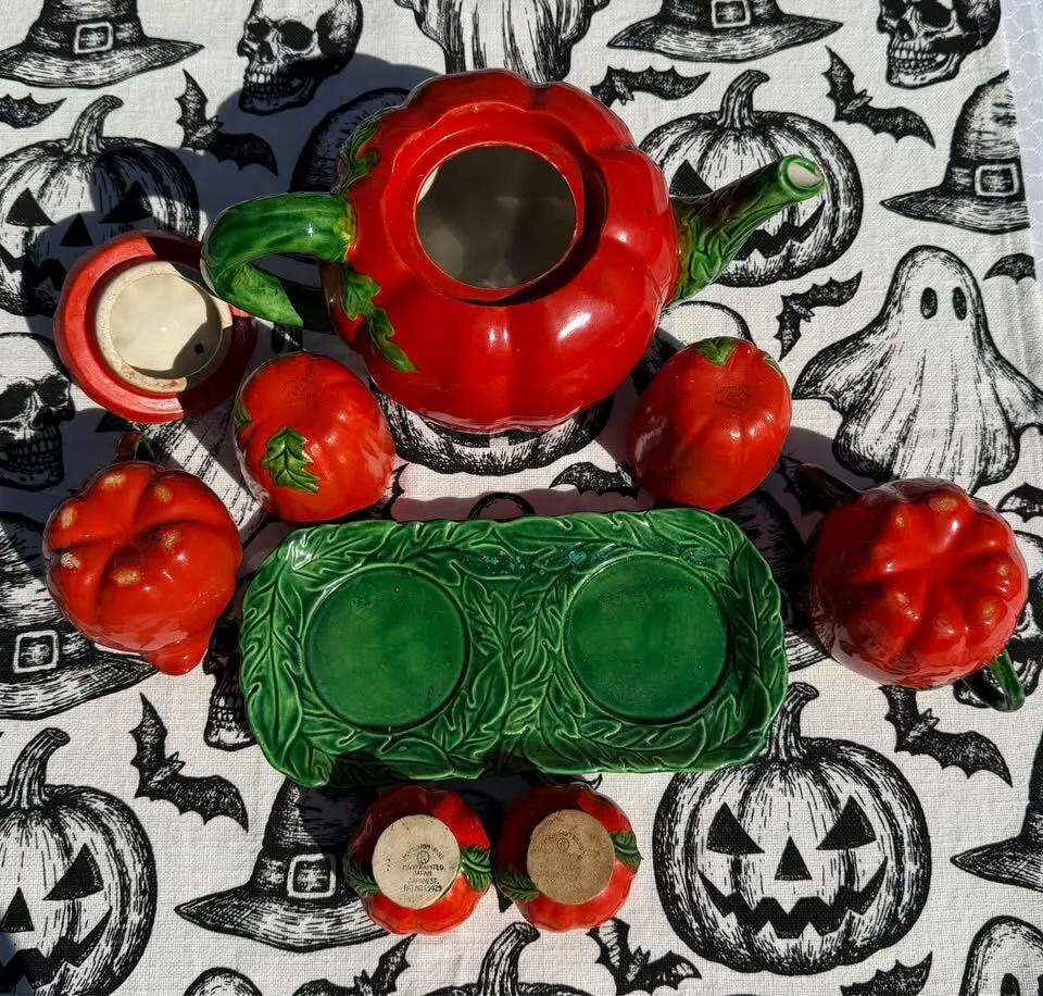 Rare Vintage 1950s Maruhon Ware Tomato Set - Featuring Rare Screw-Bottom Shakers & Matching Cups - photo 3