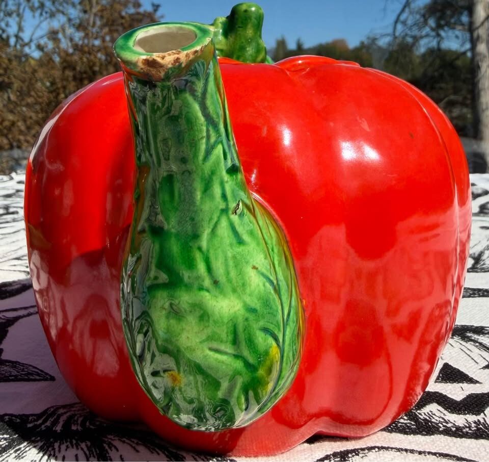 Rare Vintage 1950s Maruhon Ware Tomato Set - Featuring Rare Screw-Bottom Shakers & Matching Cups - photo 8