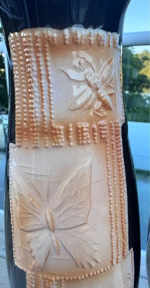 Rare & Unique Vintage Japanese Insect Relief Vases - Pair (8.5") - photo 6
