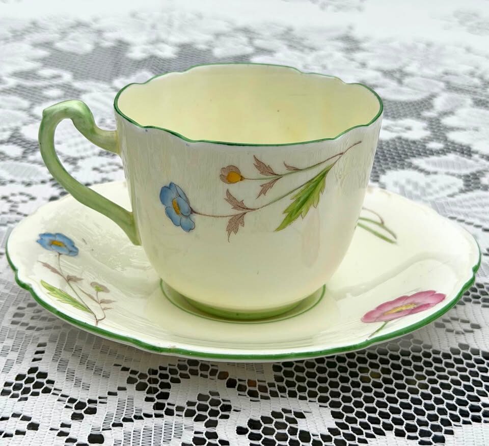 Rare 1930s Paragon Oval Teacup & Saucer Set – Mint Condition - photo 1