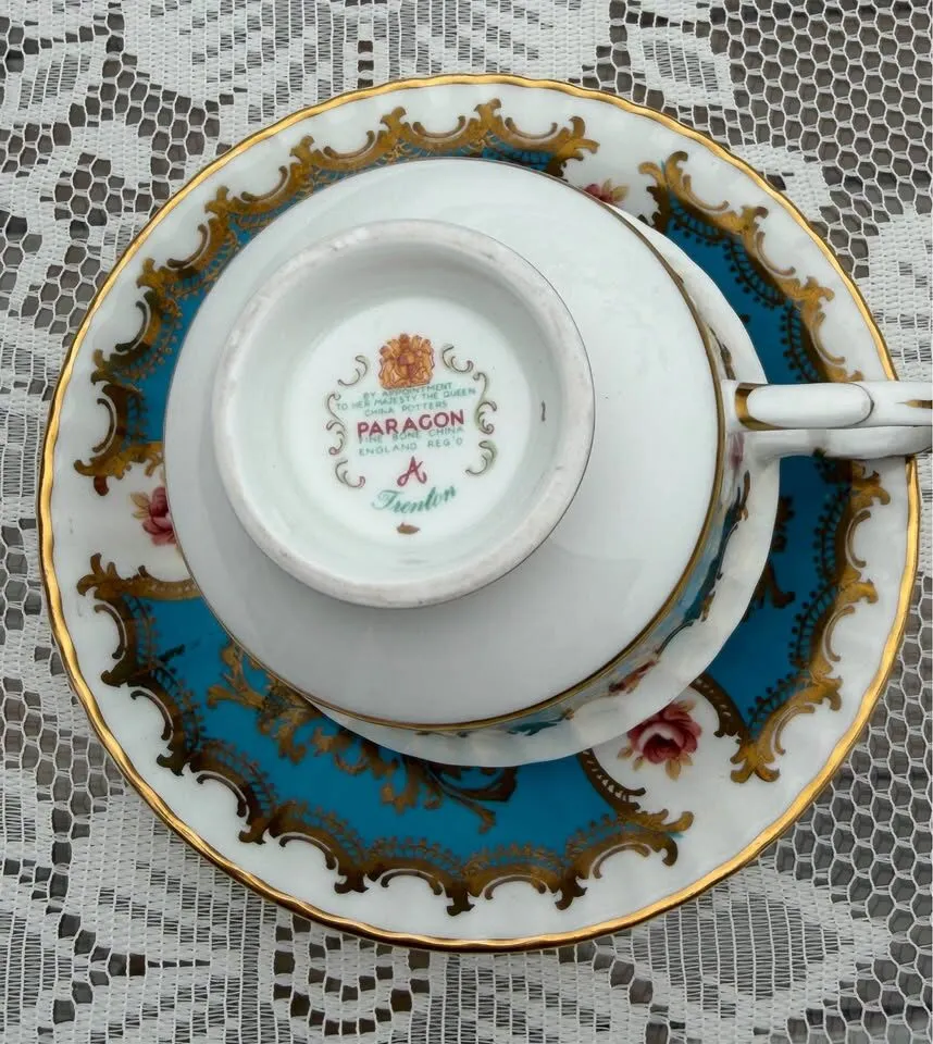 Rare 1960s Paragon Trenton Teacup Set - Turquoise and Heavy Gold Filigree Fine Bone China - photo 2