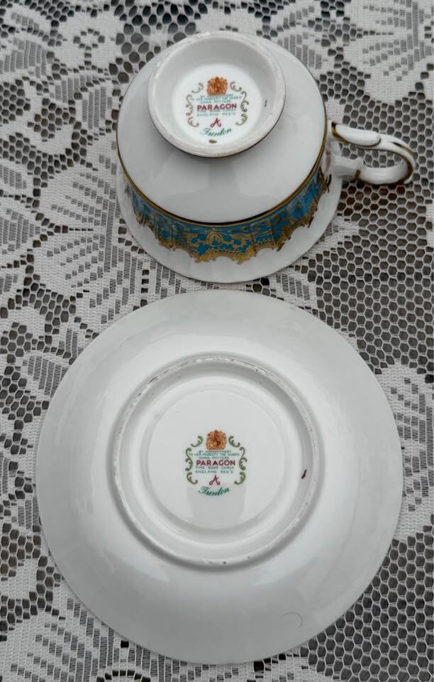 Rare 1960s Paragon Trenton Teacup Set - Turquoise and Heavy Gold Filigree Fine Bone China - photo 3