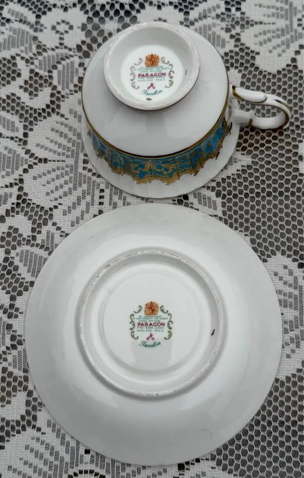 Rare 1960s Paragon Trenton Teacup Set - Turquoise and Heavy Gold Filigree Fine Bone China - photo 3