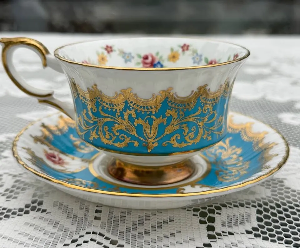 Rare 1960s Paragon Trenton Teacup Set - Turquoise and Heavy Gold Filigree Fine Bone China - photo 4