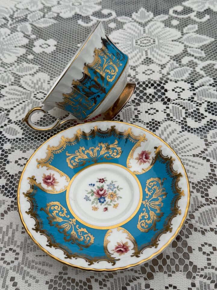 Rare 1960s Paragon Trenton Teacup Set - Turquoise and Heavy Gold Filigree Fine Bone China - photo 7