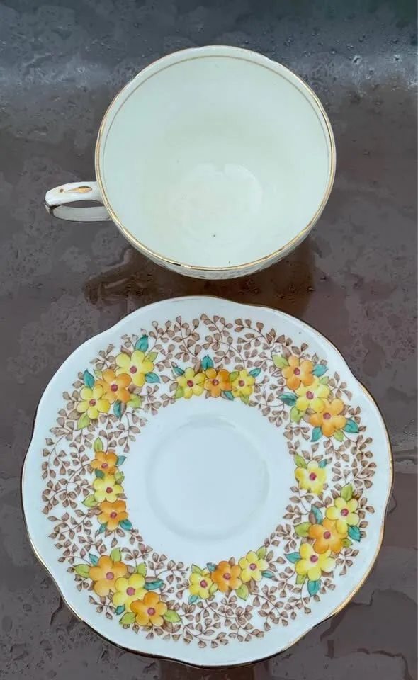 Vintage Foley English Bone China Teacup & Saucer Set - Pattern V2948 - photo 3