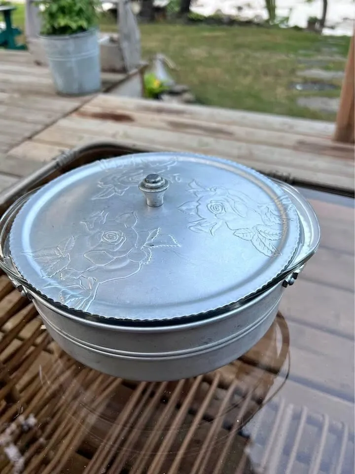 Vintage Pyrex Ovenware Bowl with Etched Aluminum Carrier - photo 1