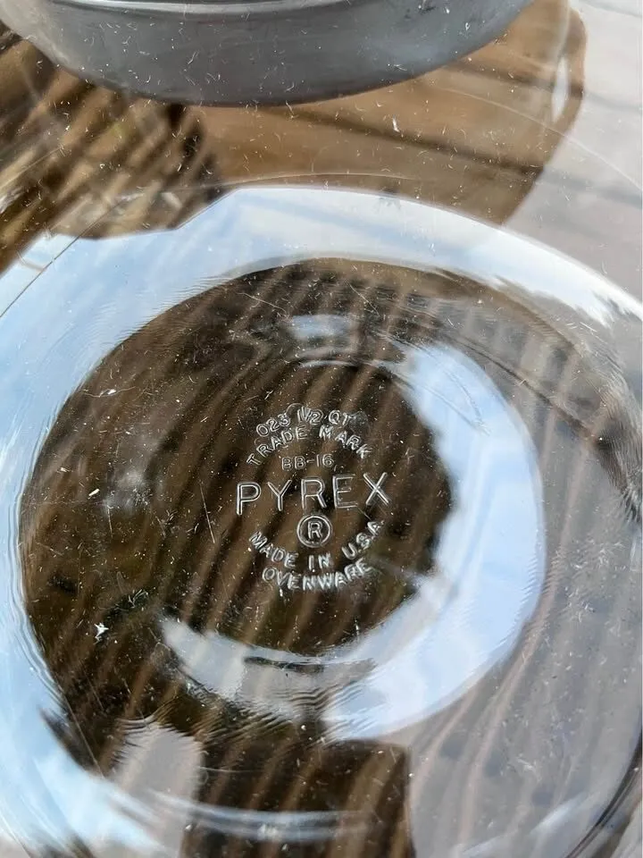 Vintage Pyrex Ovenware Bowl with Etched Aluminum Carrier - photo 3