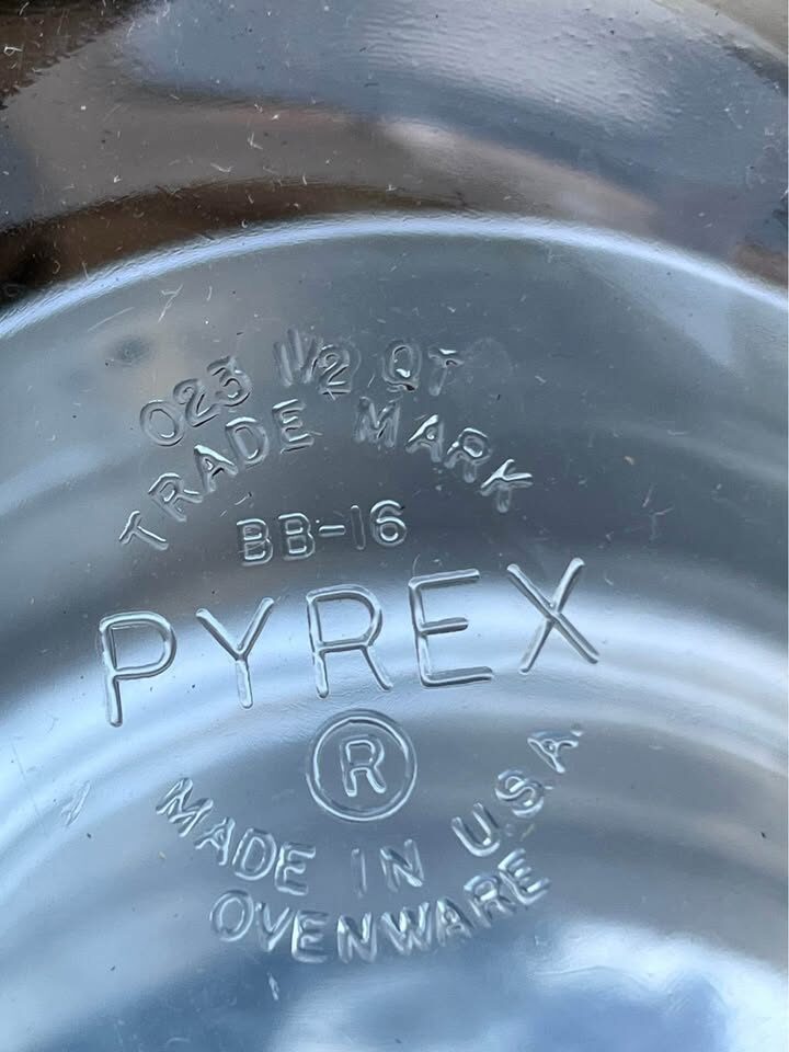 Vintage Pyrex Ovenware Bowl with Etched Aluminum Carrier - photo 5