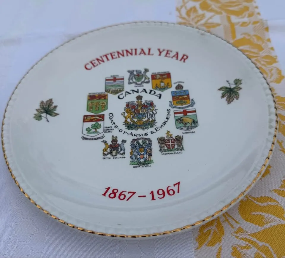 Vintage 1967 Canada Centennial Commemorative Plate – 8" Simpsons Potters - photo 4