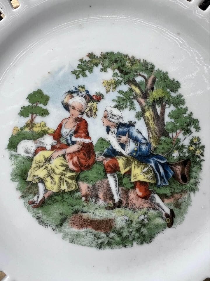Vintage Reticulated Porcelain Decorative Plate Courting Couple - photo 3