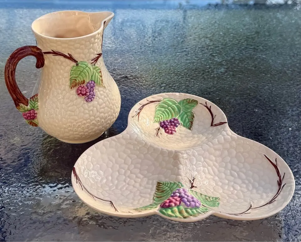 Vintage Wade Bramble Pottery Set - Pitcher & Divided Dish (Made in England) - photo 5