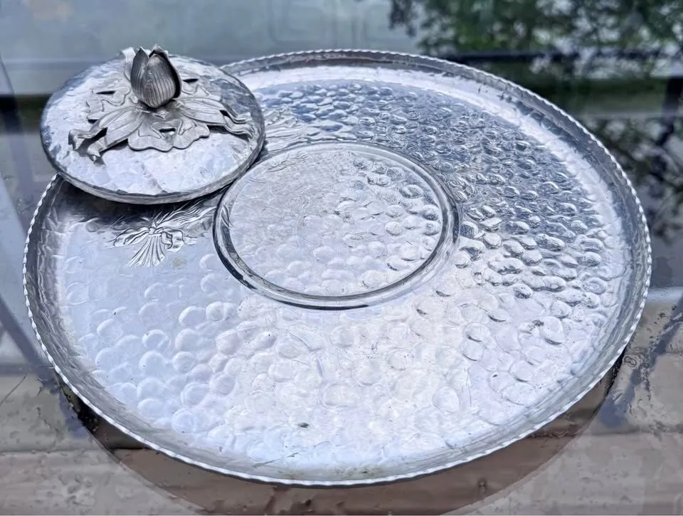 Vintage Rodney Kent Hammered Aluminum Tulip Tray #460 (with Original Lid) - photo 1