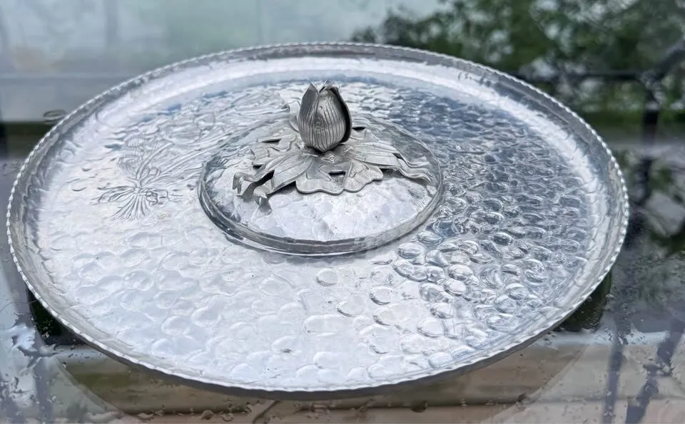 Vintage Rodney Kent Hammered Aluminum Tulip Tray #460 (with Original Lid) - photo 2
