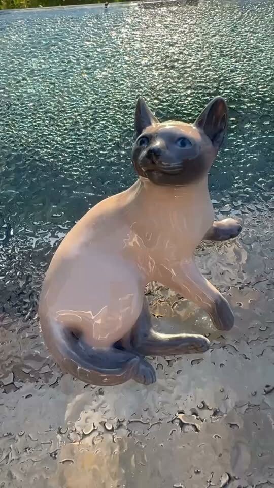 Vintage 1969-1973 Royal Copenhagen Porcelain Siamese Cat Figurine - #2862