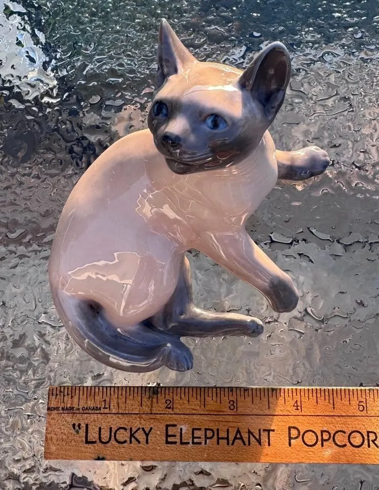 Vintage 1969-1973 Royal Copenhagen Porcelain Siamese Cat Figurine - #2862 - photo 2