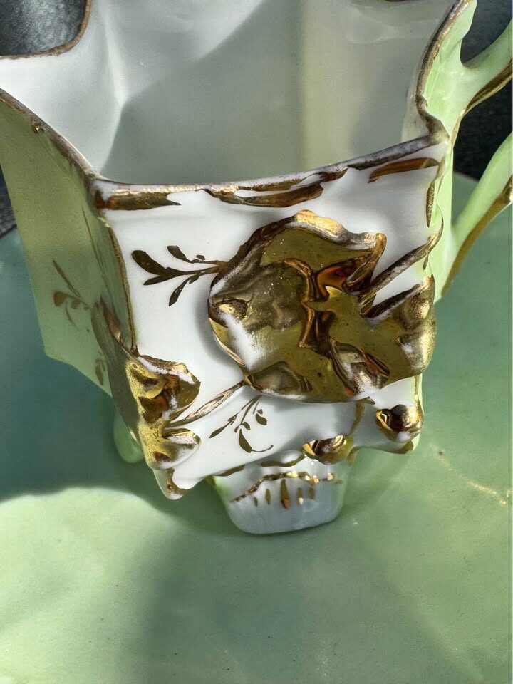 Unusual Bohemian or Victorian Rococo Star-Rim Porcelain Teacup & Saucer, Mint Green, Gold Gilding - photo 2