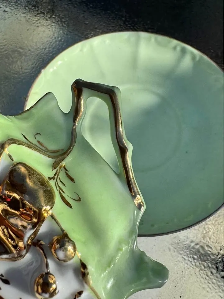Unusual Bohemian or Victorian Rococo Star-Rim Porcelain Teacup & Saucer, Mint Green, Gold Gilding - photo 3