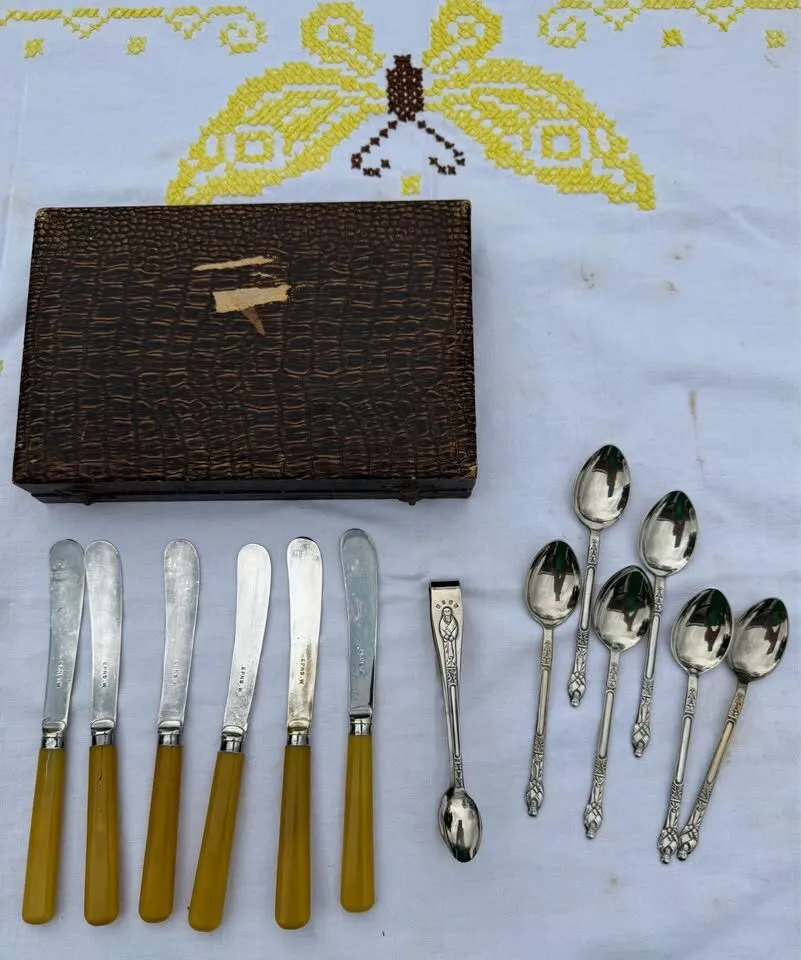 Vintage English Silverware Set - 6 Apostle Spoons, Tongs & 6 Tea Knives with Sterling Silver Bands - photo 3