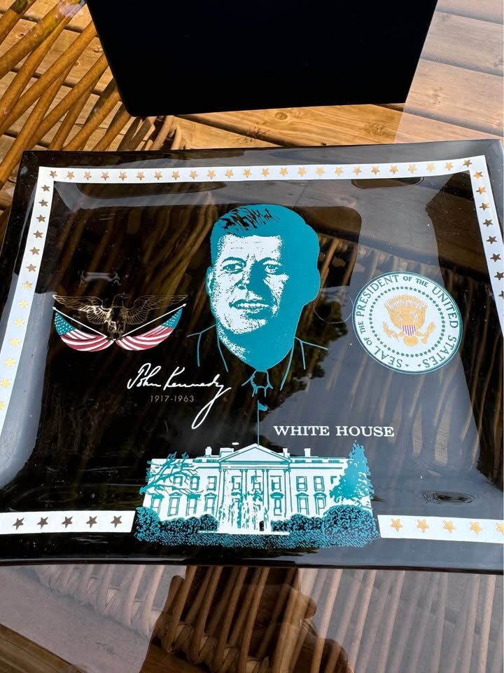 John F. Kennedy Commemorative Tray and 'A Thousand Days' Book - photo 2