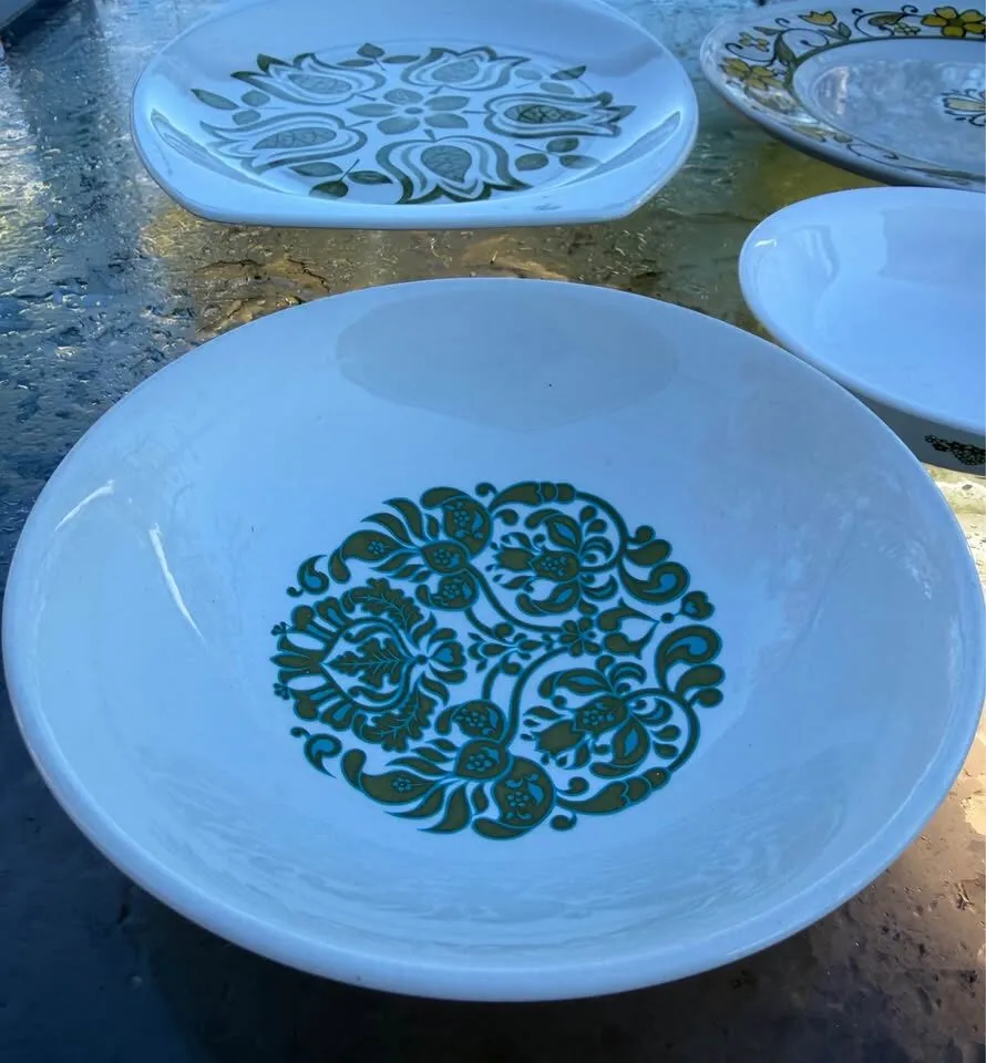 Vintage 1970s Retro Serving Platters & Bowls - Priced Individually - photo 6