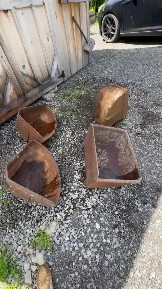 Antique Beatty Bros. LTD Cast Iron Corner Horse Troughs / Garden Planters - photo 1