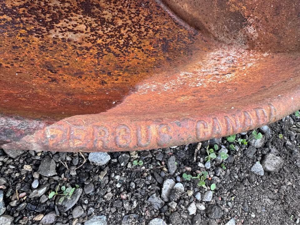 Antique Beatty Bros. LTD Cast Iron Corner Horse Troughs / Garden Planters - photo 4