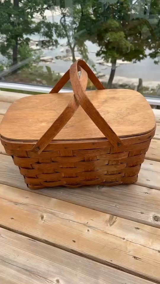 Vintage double handled picnic basket