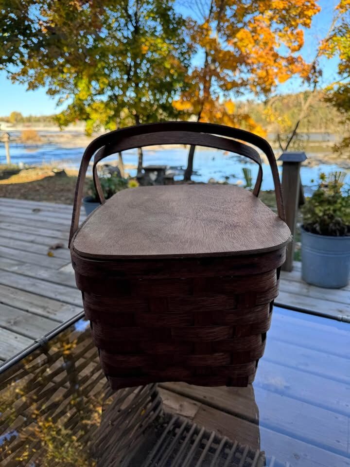 Vintage double handled picnic basket - photo 3