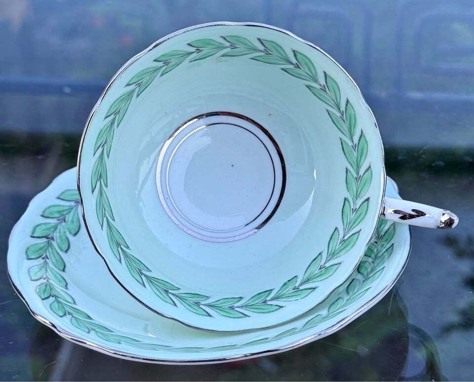 Vintage Paragon Double Royal Warrant Teacup & Saucer Set - Mint Green Pattern 97701 (1939-1949) - photo 1