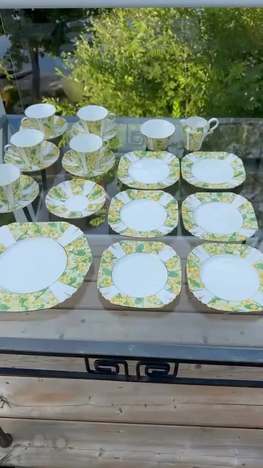 Vintage Royal Albert "Primrose" Bone China Tea Set - 20 Pcs (Service for 5) - photo 1