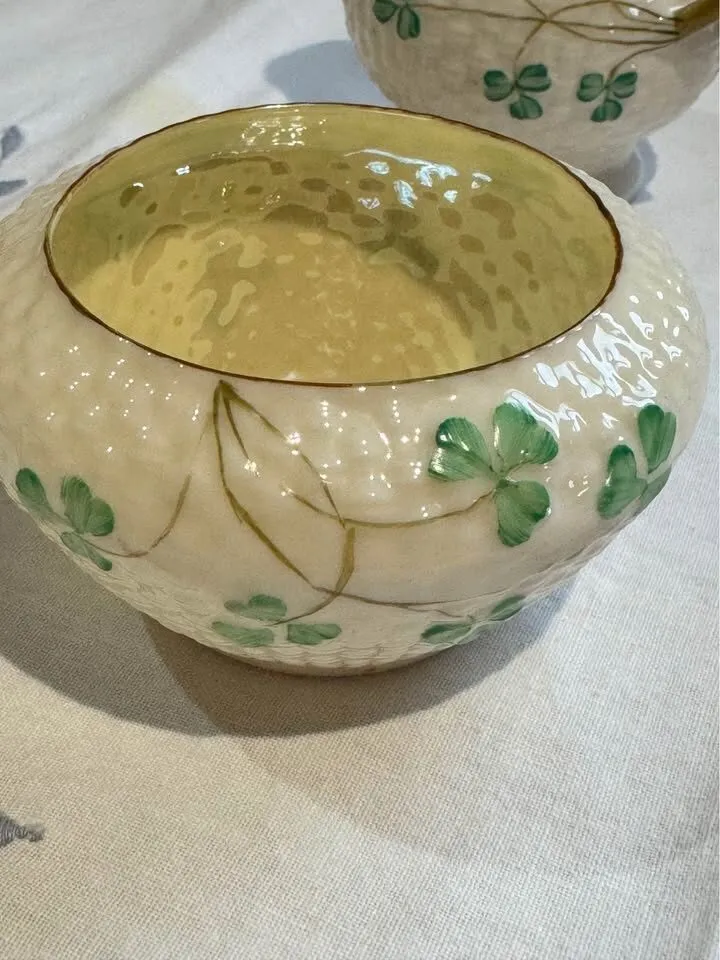 Rare Vintage Belleek Shamrock Creamer and Open Sugar Bowl, 1926-1946 - photo 2