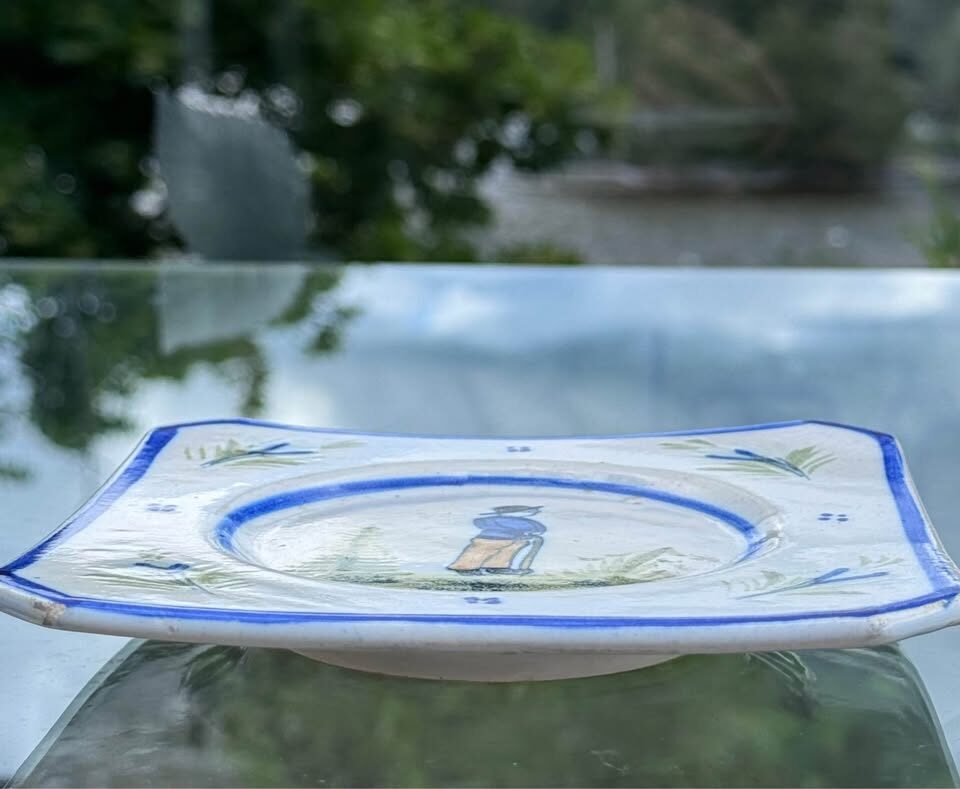Antique Hand-Painted HB Quimper Square Faience Plate - "Petit Breton" Man - photo 5
