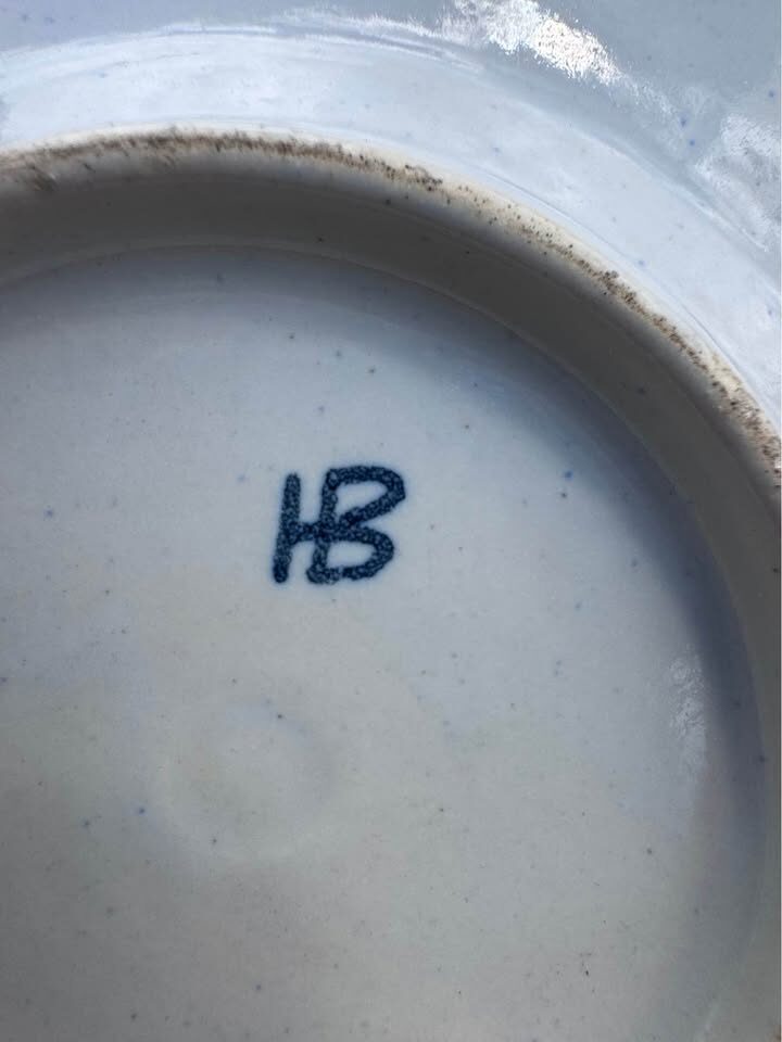Antique Hand-Painted HB Quimper Square Faience Plate - "Petit Breton" Man - photo 7