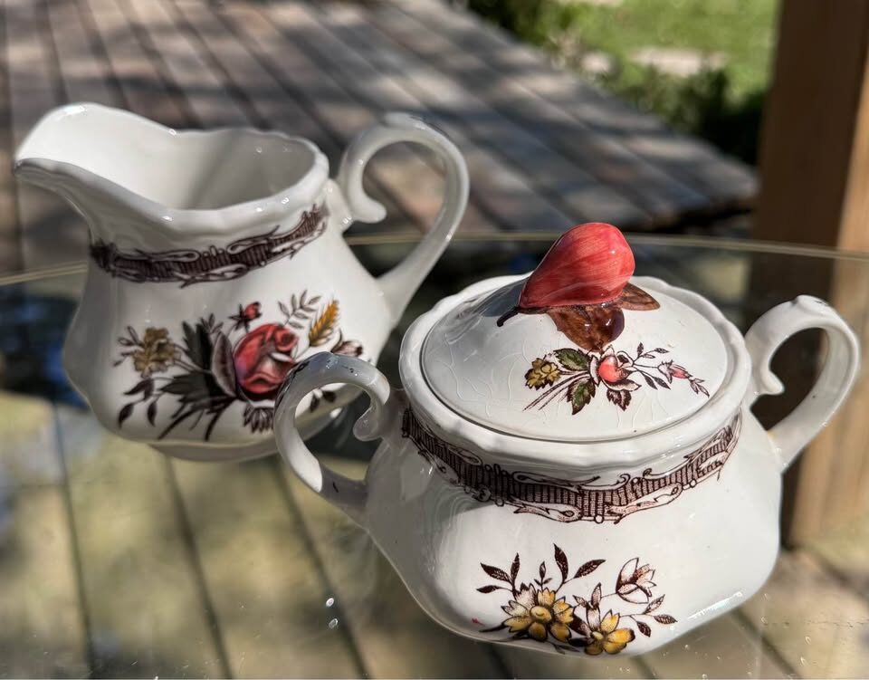 Vintage Wood & Sons "Rosedale" English Ironstone 55 Piece Tableware Set - photo 5