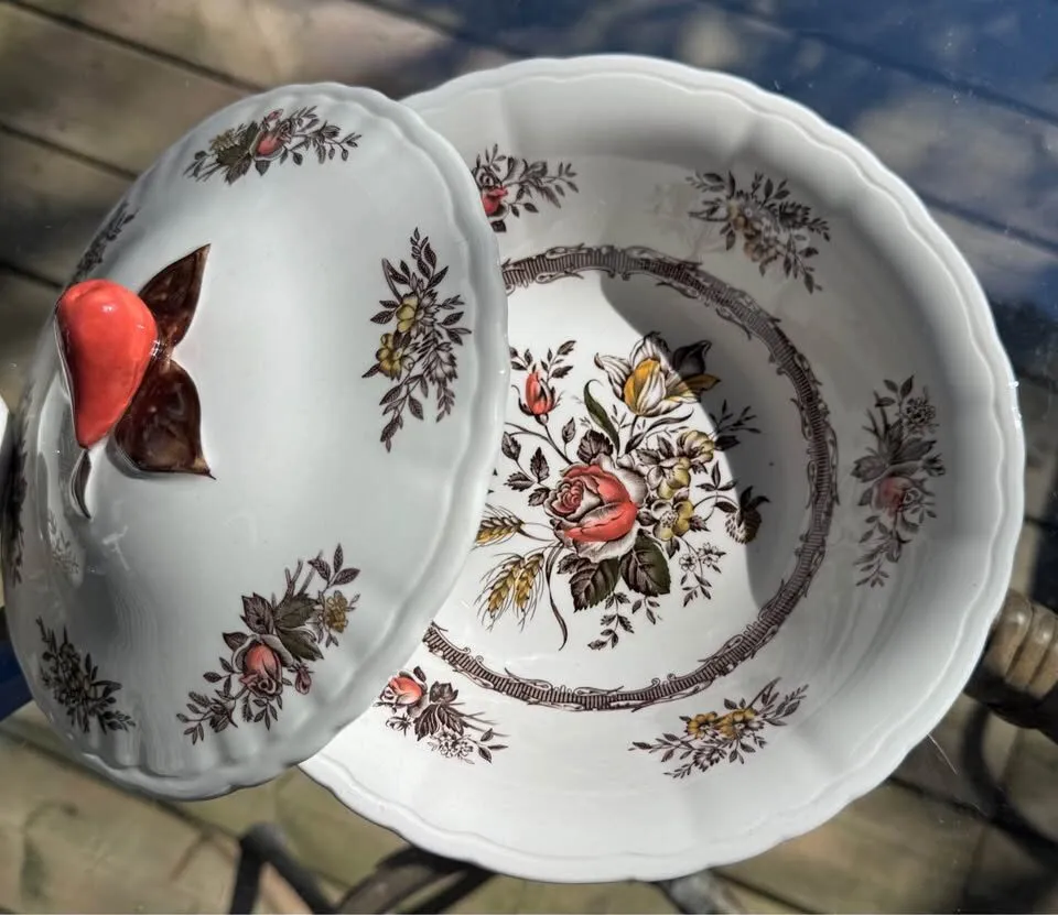 Vintage Wood & Sons "Rosedale" English Ironstone 55 Piece Tableware Set - photo 6
