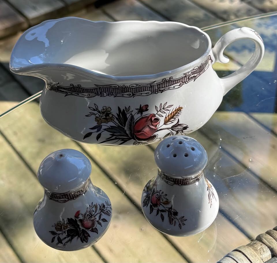 Vintage Wood & Sons "Rosedale" English Ironstone 55 Piece Tableware Set - photo 8