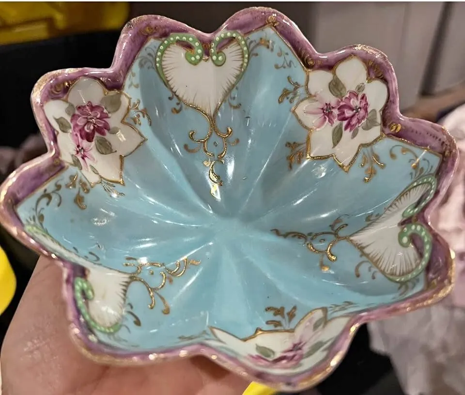 Antique Porcelain Leaf Dish - Hand Painted, Footed, Floral, Gold Trim - photo 1