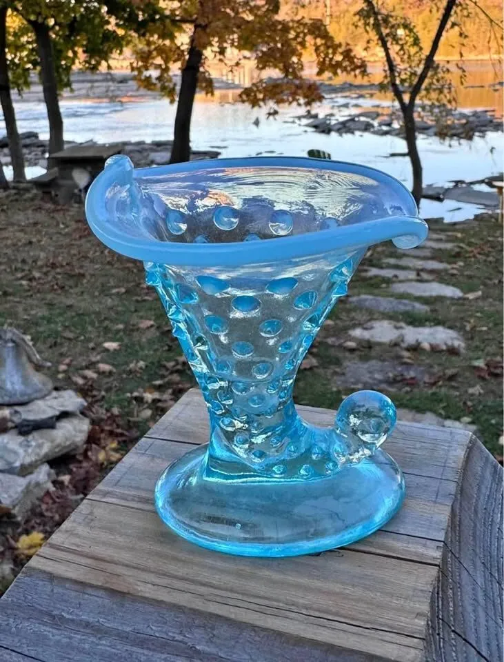 Vintage Fenton Blue Opalescent Hobnail Cornucopia Glass Vase / Candle Holder - 4" - photo 1