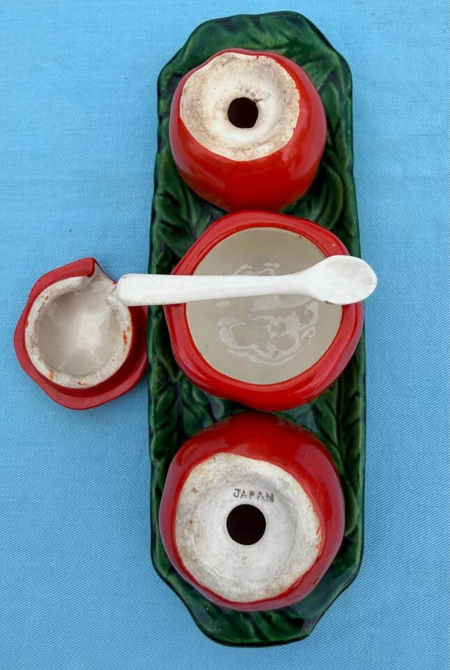 Vintage Occupied Japan Tomato Condiment & Salt and Pepper Sets - photo 3