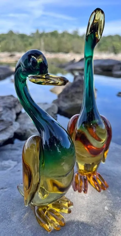 Mid-Century Green & Amber Art Glass Ducks / Geese Set 9” and 11” - photo 2